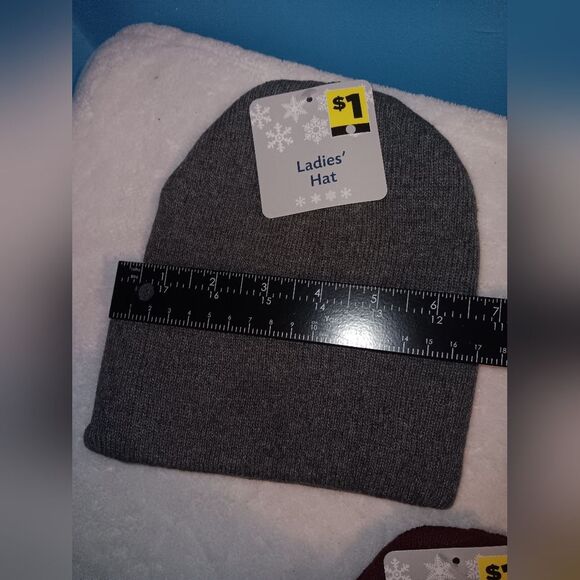 NWT Ladies One Size Winter Lot of 3 - Picture 4 of 7